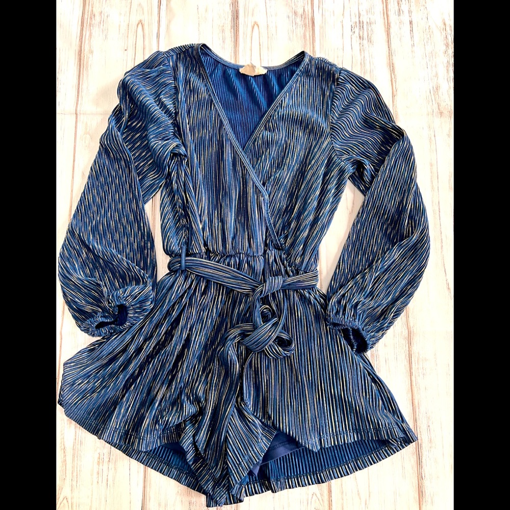Hannah Banana long sleeve Blue & Gold Romper size 10